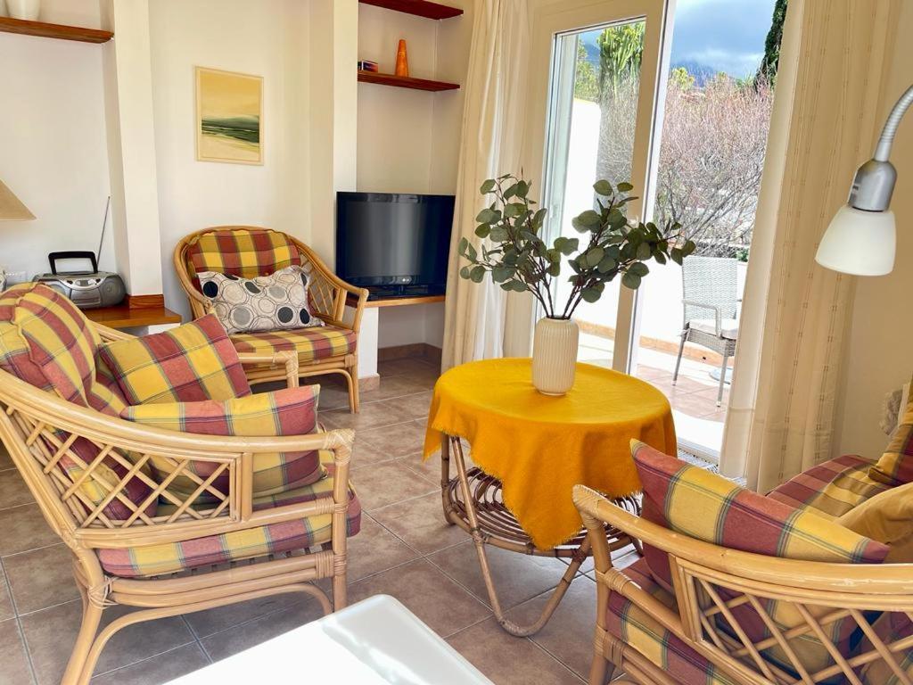Casa Mira, Ruhiger Bungalow In Las Norias Los Llanos De Aridane Luaran gambar